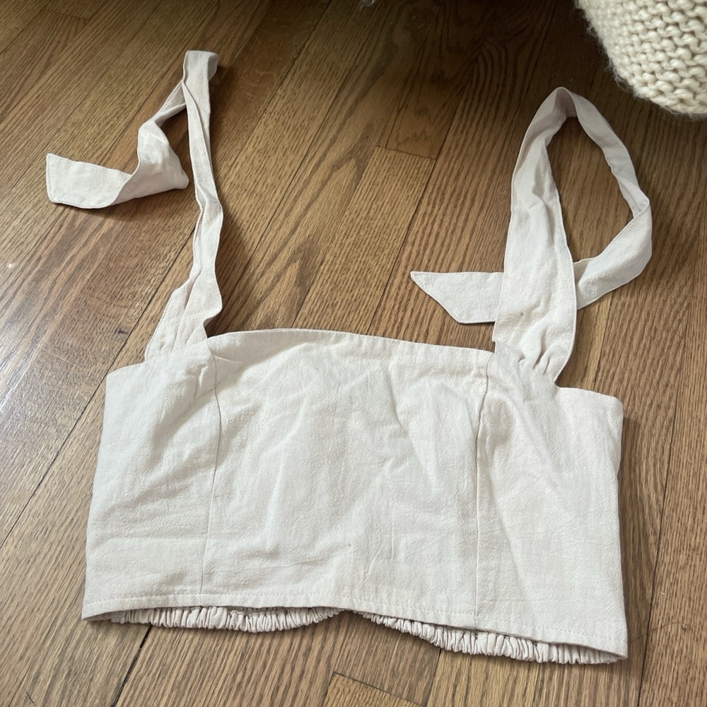 white tie backcrop top in good condition size: s